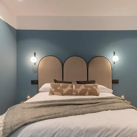 Penthouses In Plaza De La Merced Apartment